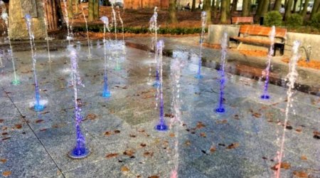 Fontanna w parku w Darłowie